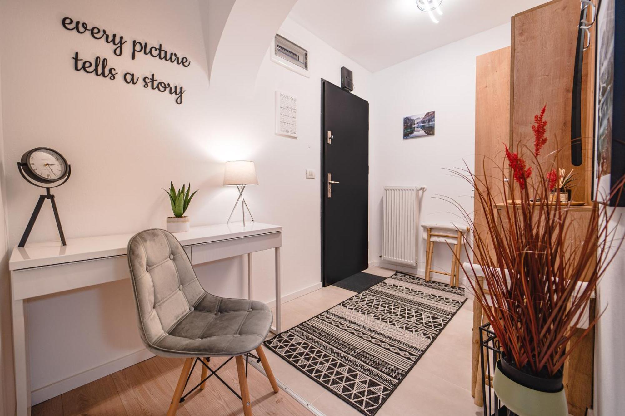 Central Athena Studio - Inima Pietei Unirii - By Openhouse Apartments ティミショアラ エクステリア 写真